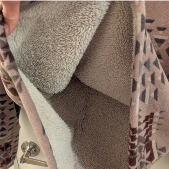 Avalanche Aztec Print Sherpa Lined Fleece - Picture 5 of 10